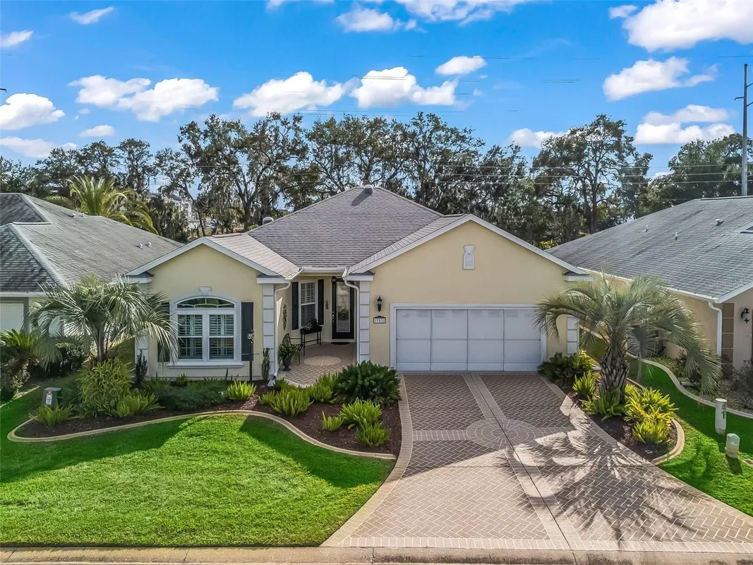 Property Slideshow image 1 of 65 | 17930 se 115th cir, Summerfield, FL, 34491