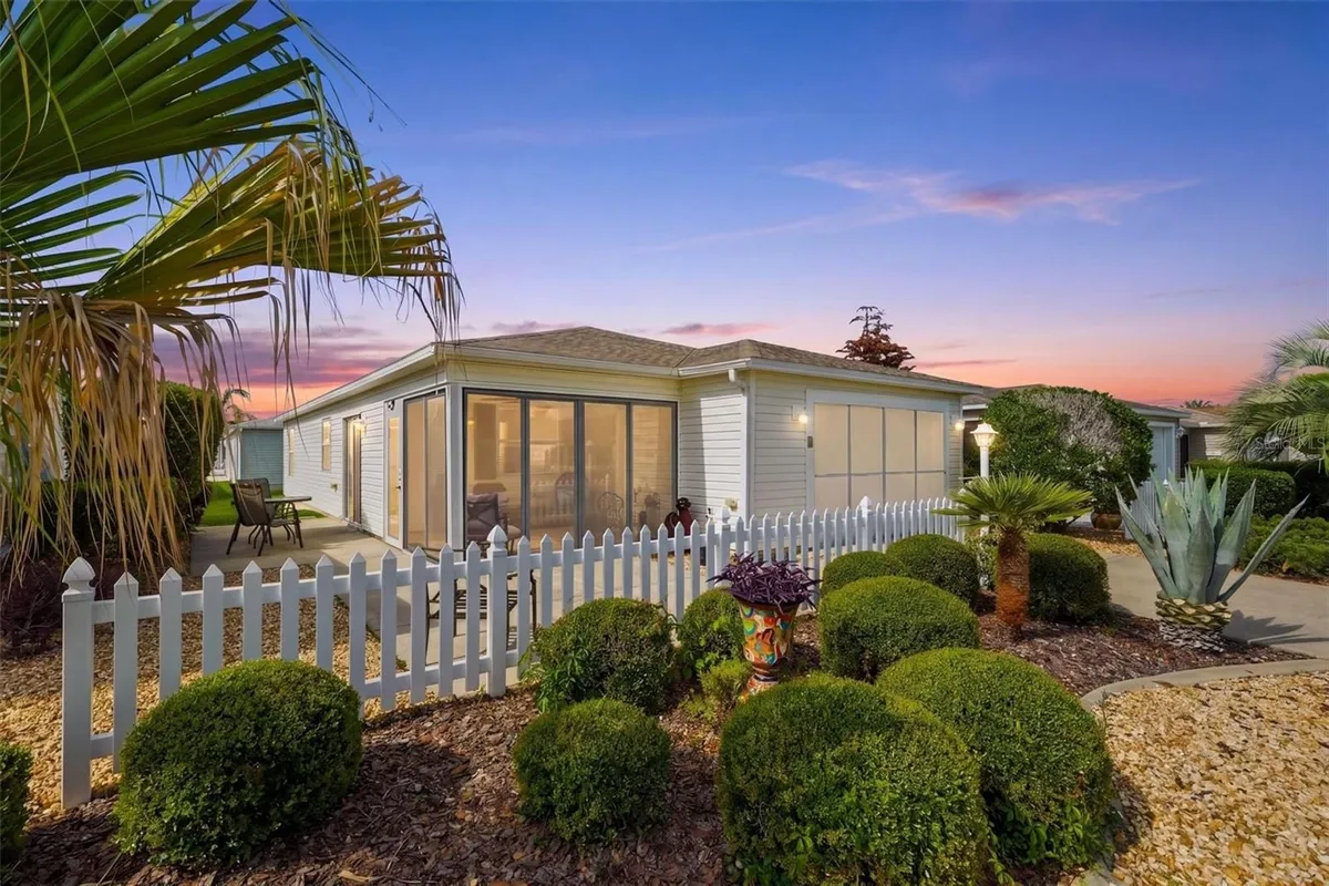Property Slideshow image 1 of 42 | 1402 bunker ln, The Villages, FL, 32162