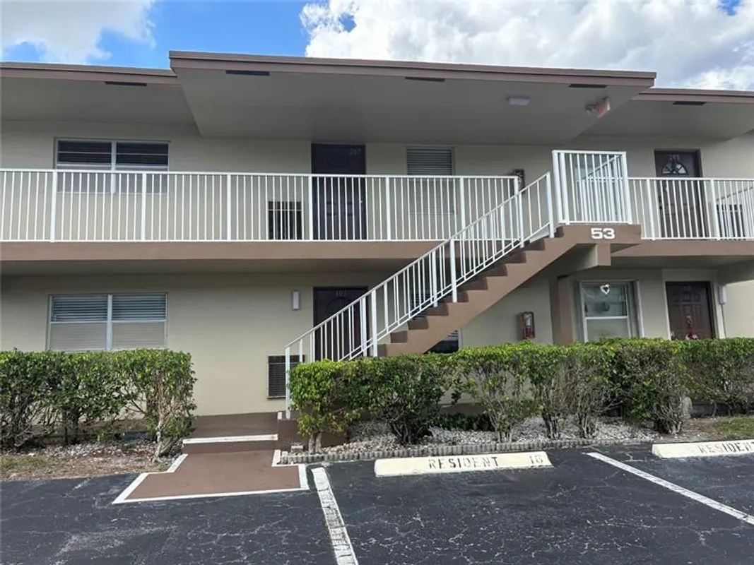 Property Slideshow image 1 of 31 | 601 nw 78th ter apt 107, Margate, FL, 33063