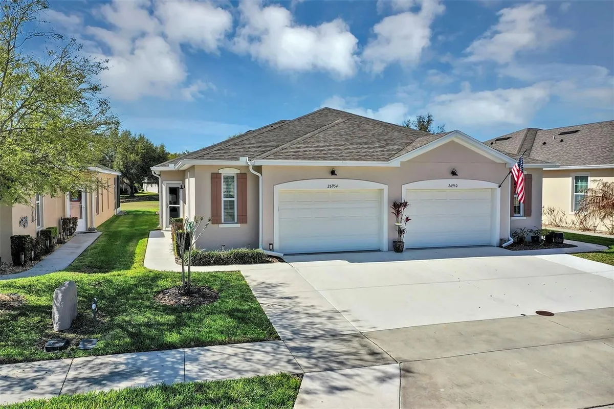 Property Slideshow image 1 of 52 | 26954 white plains way, Leesburg, FL, 34748