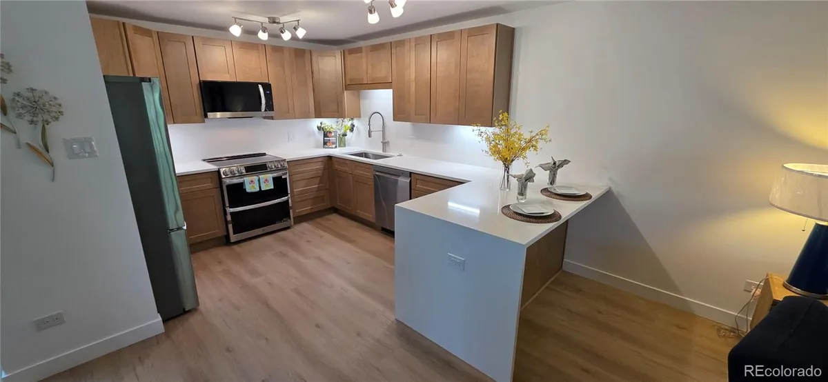 Property Slideshow image 1 of 12 | 615 s alton way 10d, Denver, CO, 80247