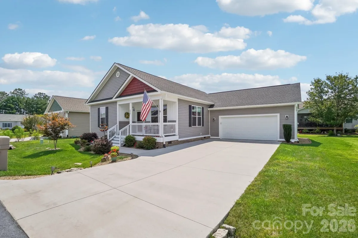 Property Slideshow image 1 of 26 | 244 beechnut dr, Hendersonville, NC, 28739