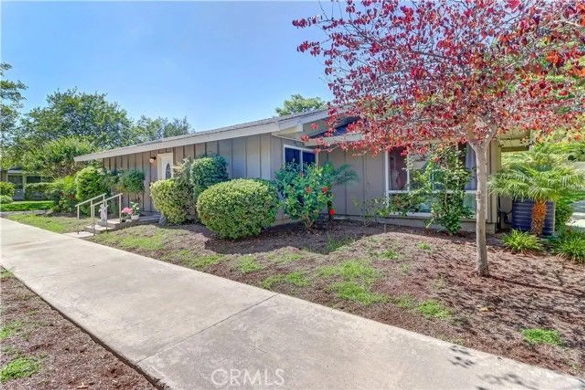 Property Slideshow image 1 of 51 | 176 avenida majorca a, Laguna Woods, CA, 92637