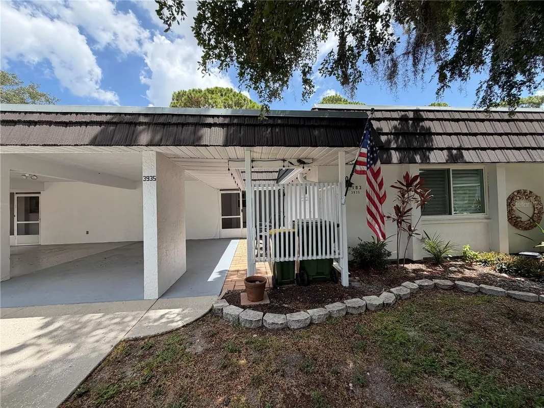 Property Slideshow image 1 of 18 | 3935 panola ln 183, Sarasota, FL, 34232