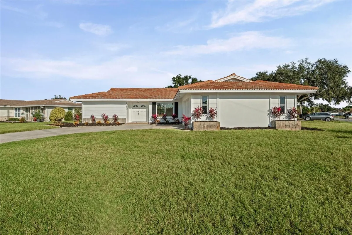 Property Slideshow image 1 of 33 | 3535 village green dr, Sarasota, FL, 34239