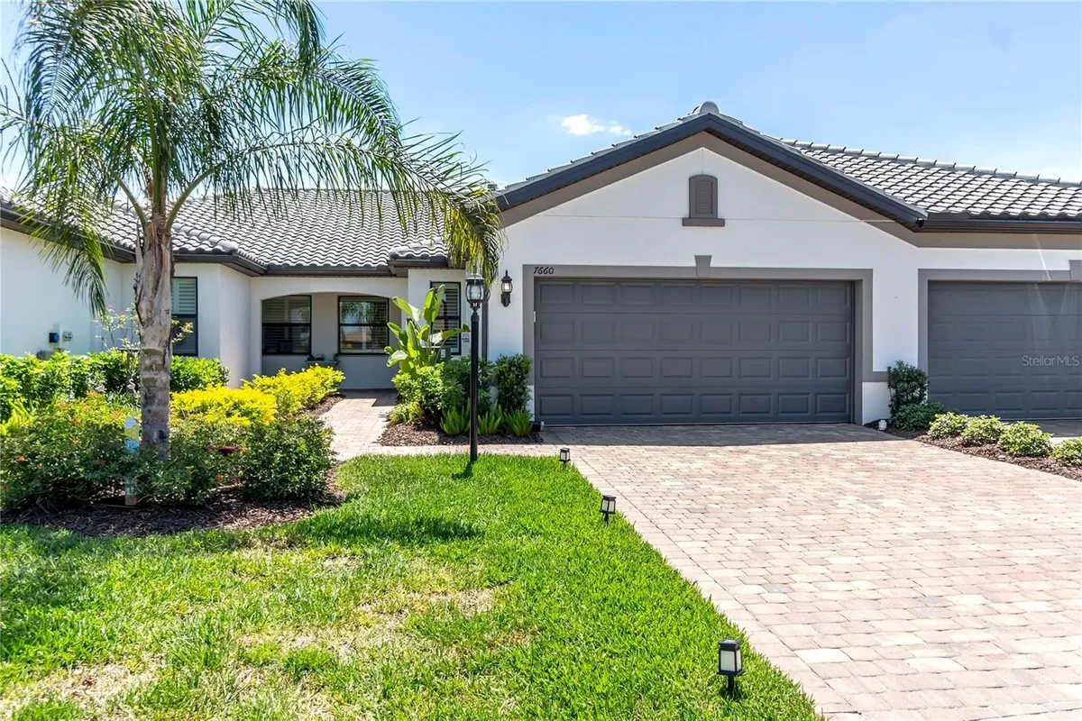 Property Slideshow image 1 of 45 | 7660 summerland cv, Bradenton, FL, 34202