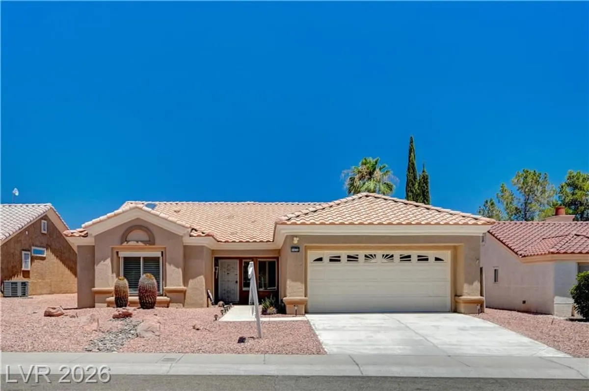 Property Slideshow image 1 of 41 | 3024 becks hill dr, Las Vegas, NV, 89134