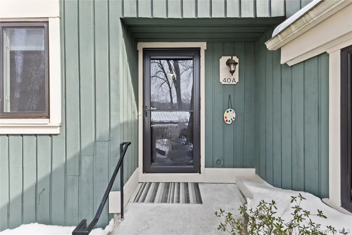 Property Slideshow image 1 of 29 | 40 heritage hls a, Somers, NY, 10589