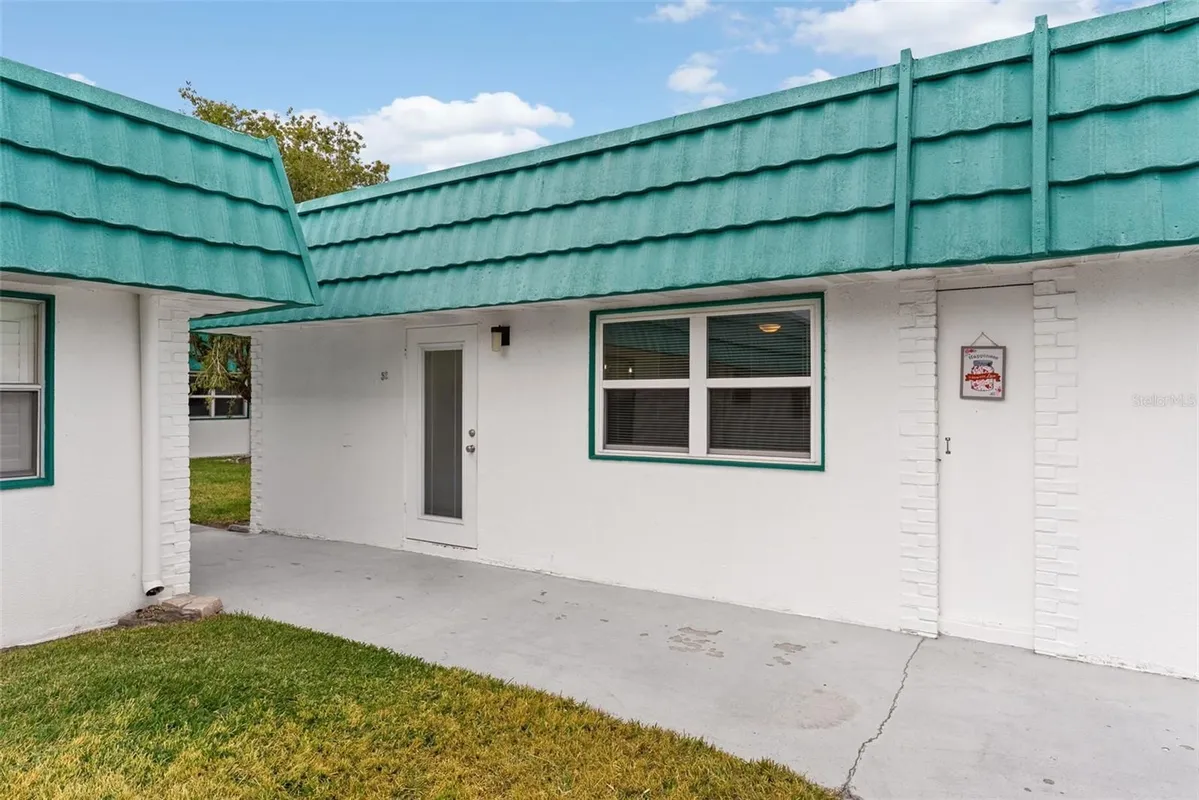 Property Slideshow image 1 of 29 | 205 kings blvd 52, Sun City Center, FL, 33573