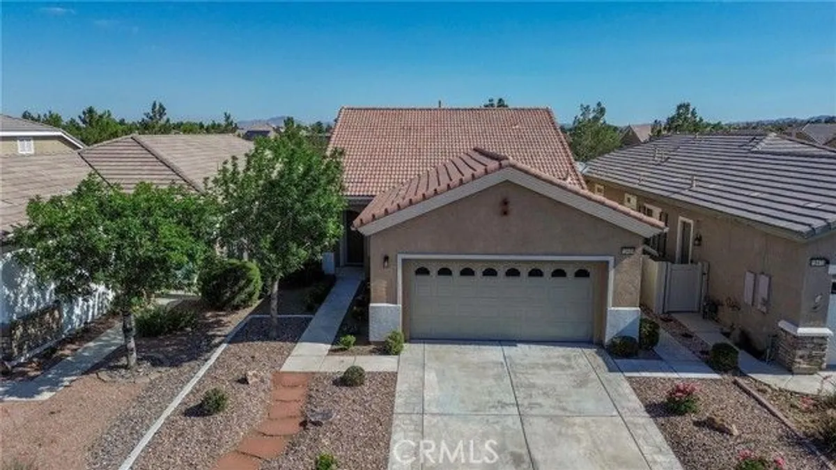 Property Slideshow image 1 of 30 | 19466 crystal spgs, Apple Valley, CA, 92308