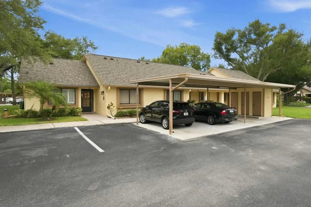 Property Slideshow image 1 of 60 | 2538 oakleaf ln 33b, Clearwater, FL, 33763