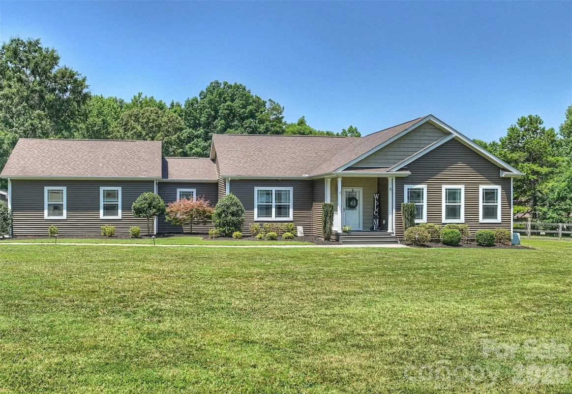 Property Slideshow image 1 of 35 | 10943 harrisburg rd, Fort Mill, SC, 29707