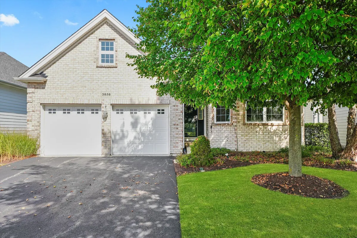 Property Slideshow image 1 of 28 | 3858 kingsmill dr, Elgin, IL, 60124