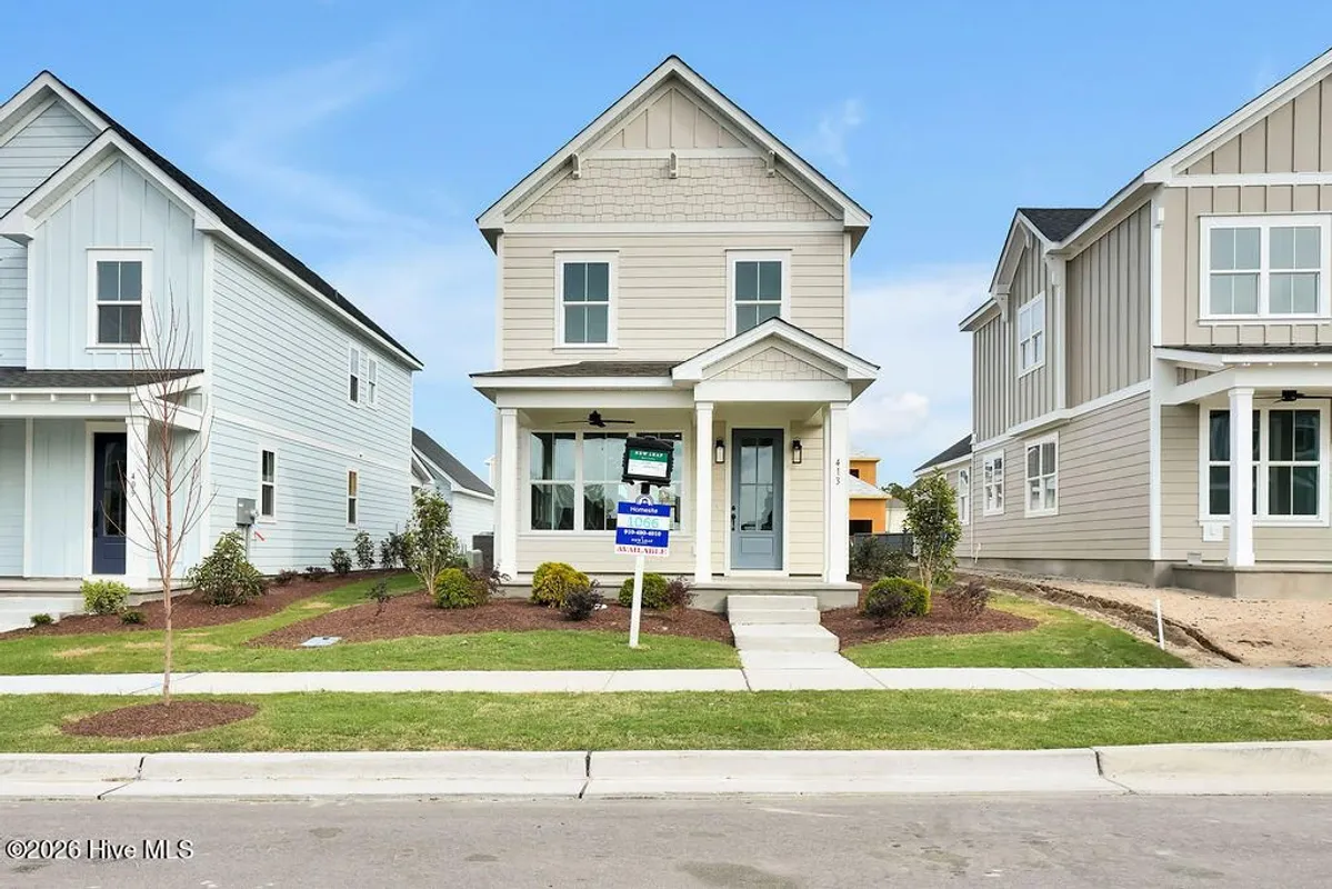 Property Slideshow image 1 of 42 | 413 starship run, Wilmington, NC, 28412