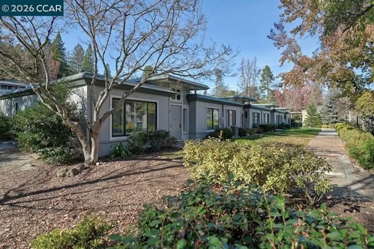Property Slideshow image 1 of 47 | 1517 oakmont dr apt 1, Walnut Creek, CA, 94595