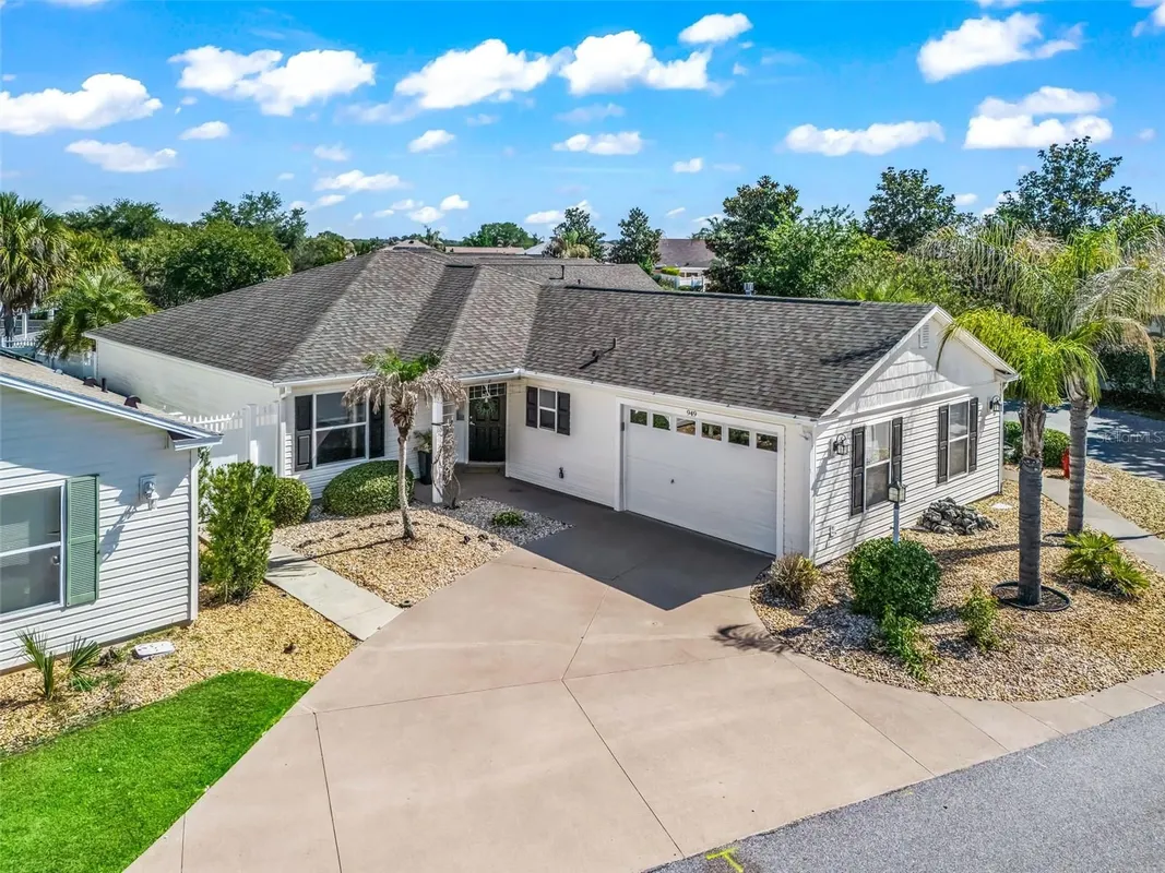 Property Slideshow image 1 of 50 | 949 tanglewood pl, The Villages, FL, 32162