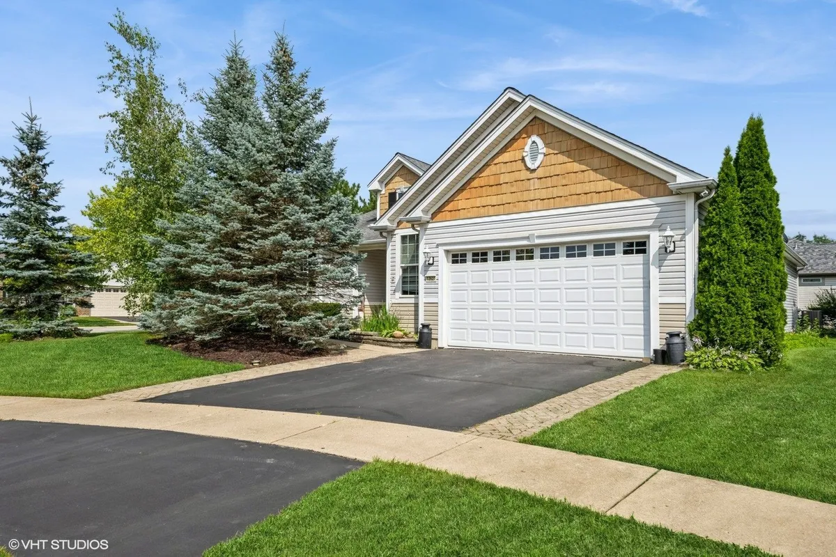 Property Slideshow image 1 of 14 | 12621 mulberry ct, Huntley, IL, 60142