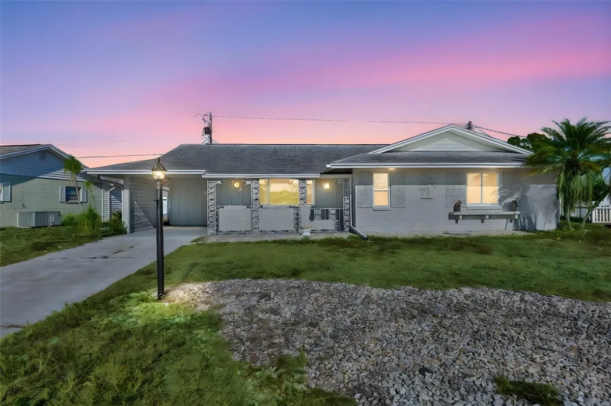 Property Slideshow image 1 of 25 | 703 bel air ave, Sun City Center, FL, 33573