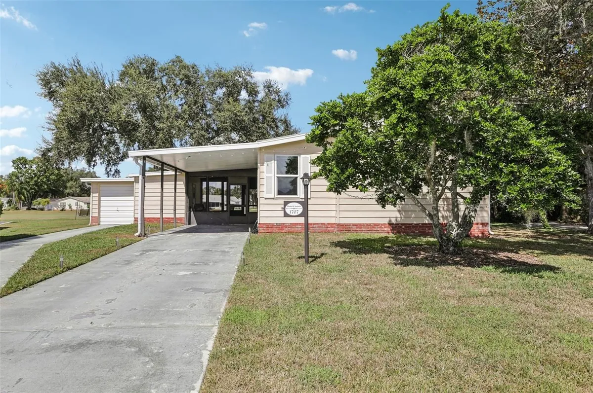 Property Slideshow image 1 of 31 | 1707 lilly ln, The Villages, FL, 32159