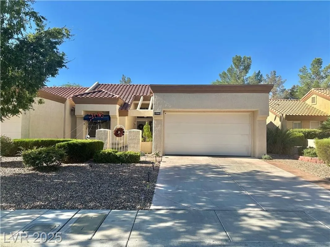 Property Slideshow image 1 of 25 | 8621 prairie hill dr, Las Vegas, NV, 89134