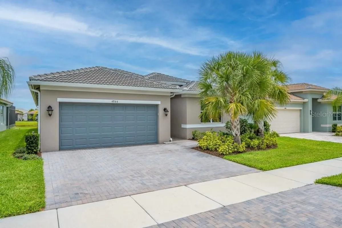 Property Slideshow image 1 of 50 | 4844 avila lakes dr, Wimauma, FL, 33598