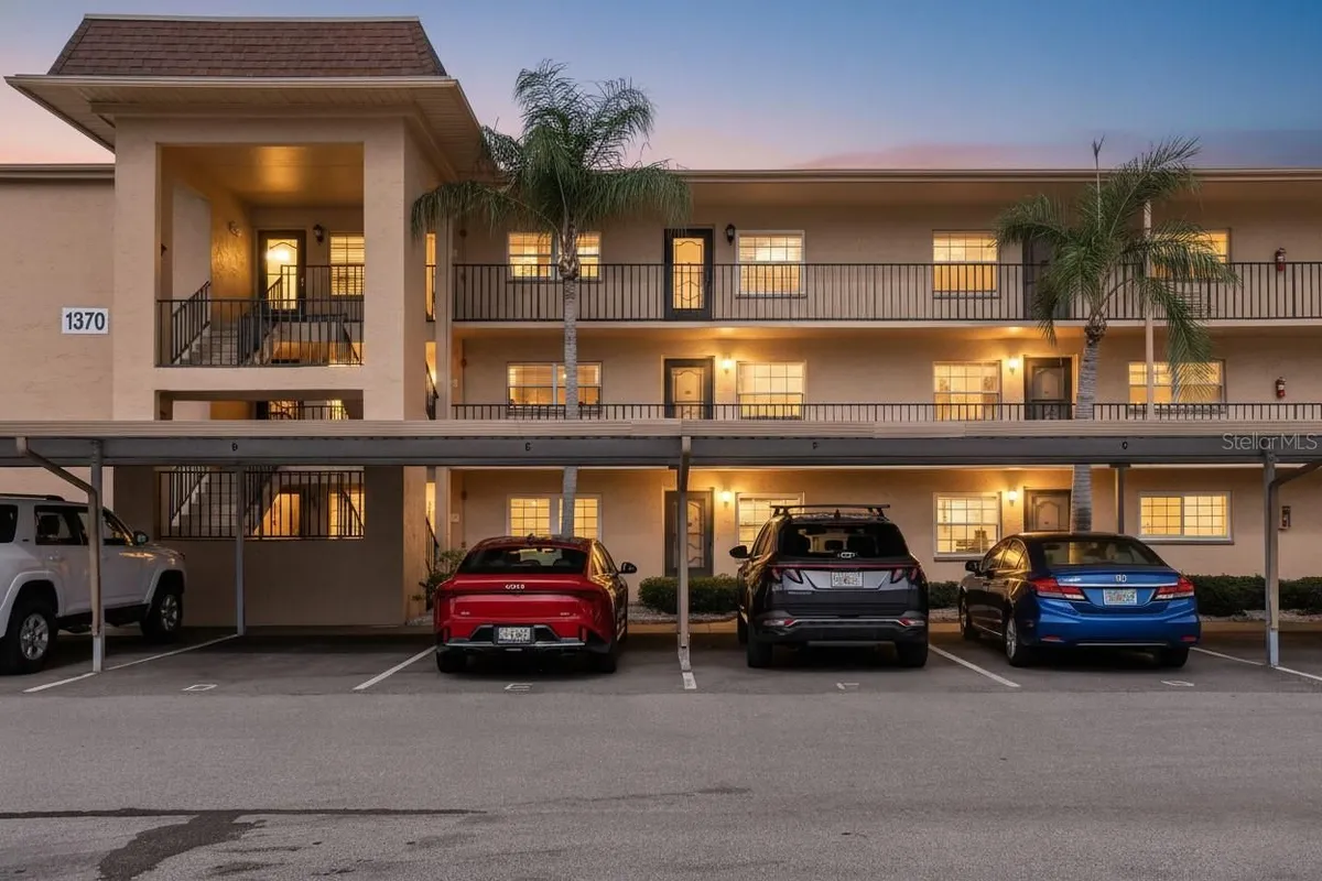 Property Slideshow image 1 of 27 | 1370 heather ridge blvd 102, Dunedin, FL, 34698