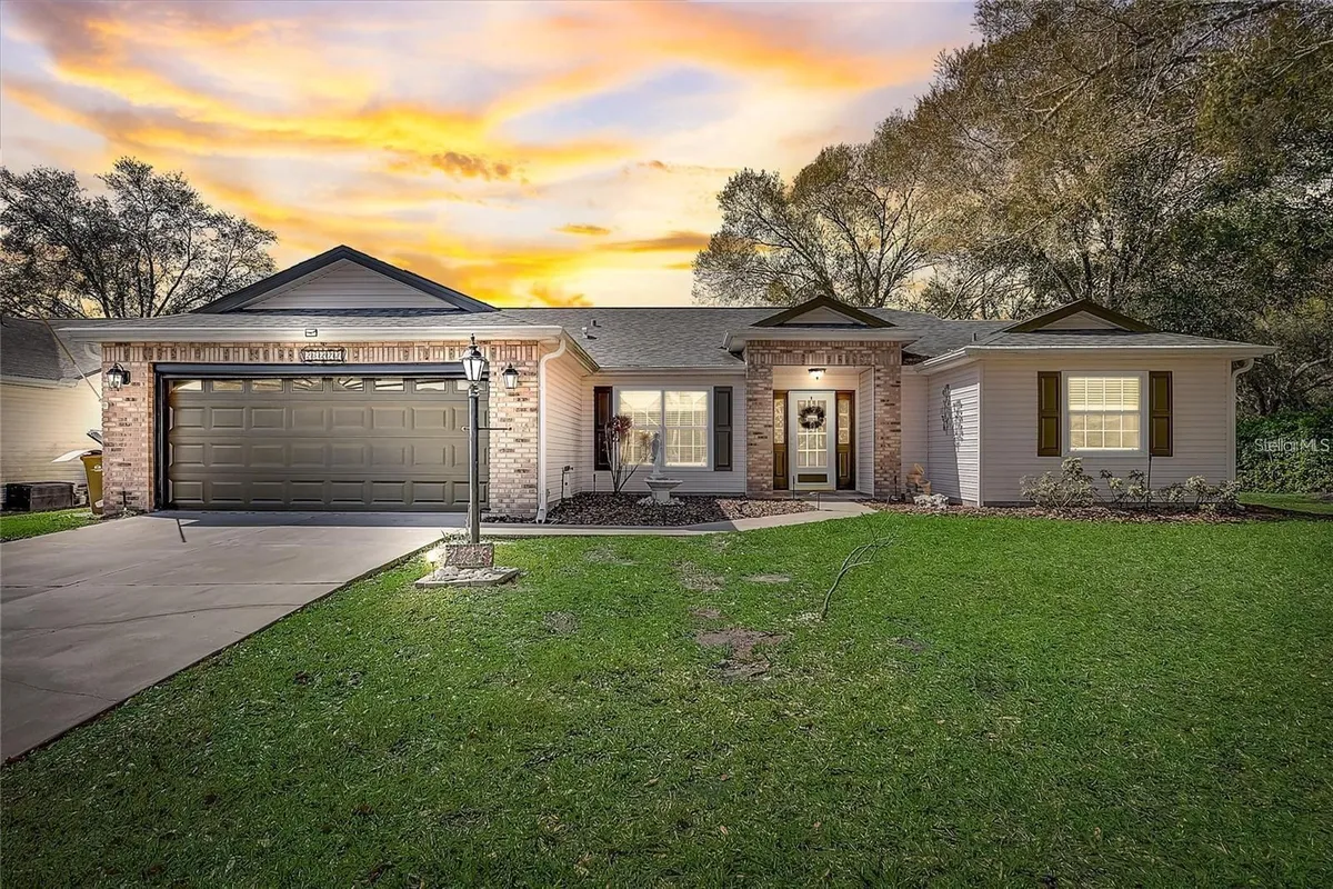 Property Slideshow image 1 of 43 | 25273 lost oak cir, Leesburg, FL, 34748