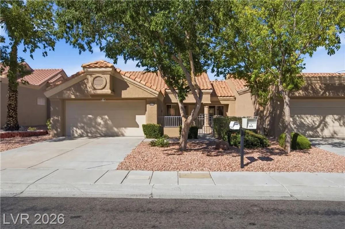 Property Slideshow image 1 of 99 | 8612 prairie hill dr, Las Vegas, NV, 89134