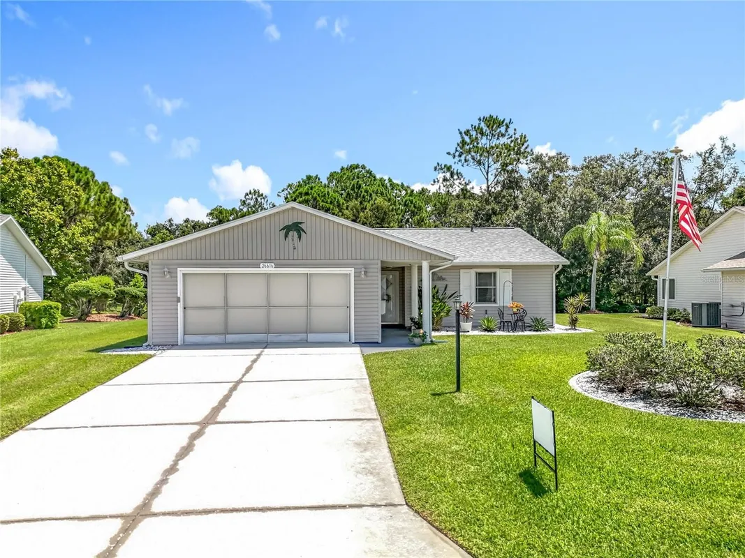 Property Slideshow image 1 of 61 | 26616 racquet cir, Leesburg, FL, 34748