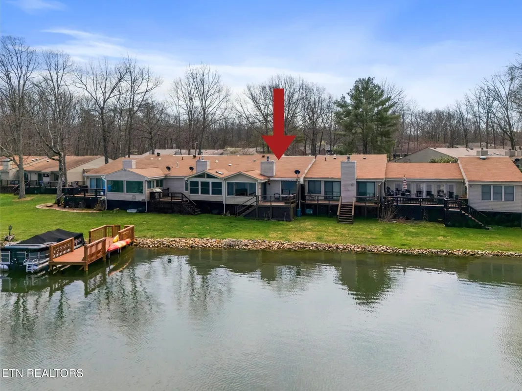 Property Slideshow image 1 of 36 | 10 woodland ct, Crossville, TN, 38558