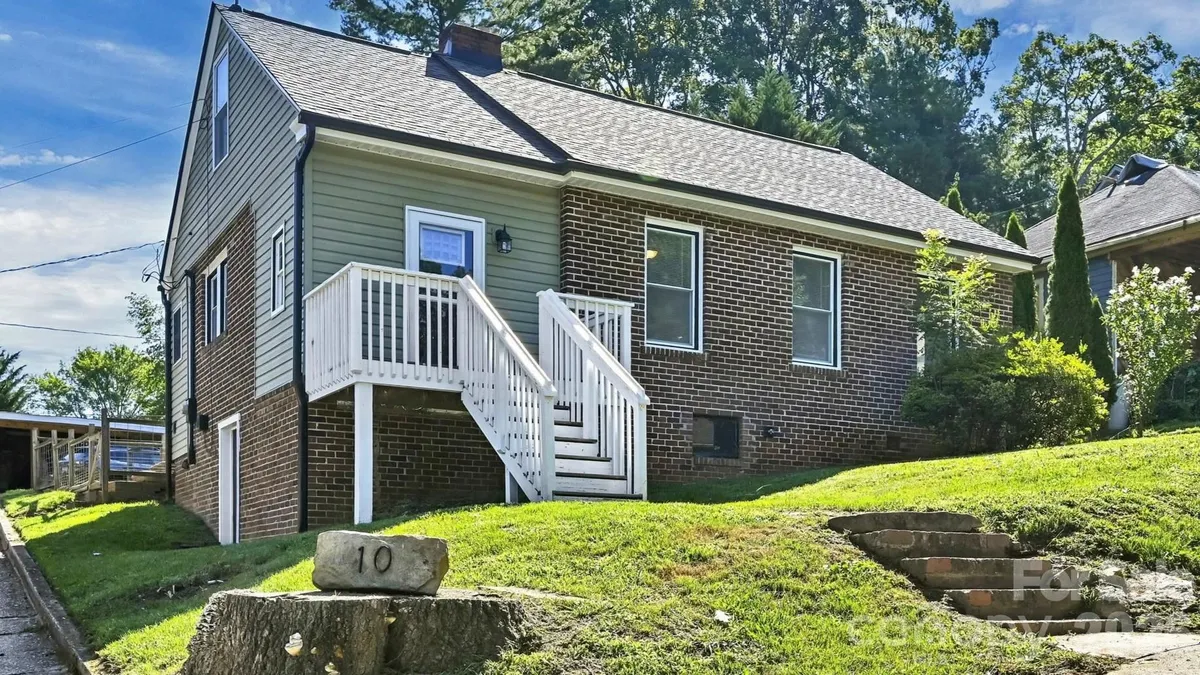 Property Slideshow image 1 of 31 | 10 enka oak st, Candler, NC, 28715