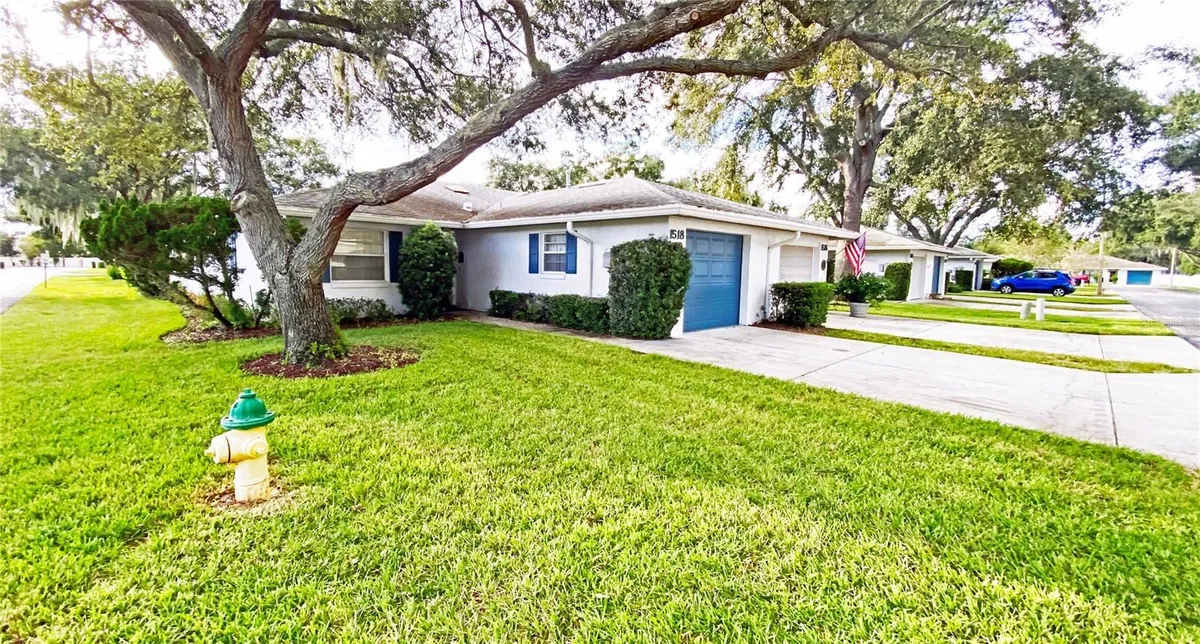 Property Slideshow image 1 of 13 | 1518 oakview cir, Winter Haven, FL, 33880