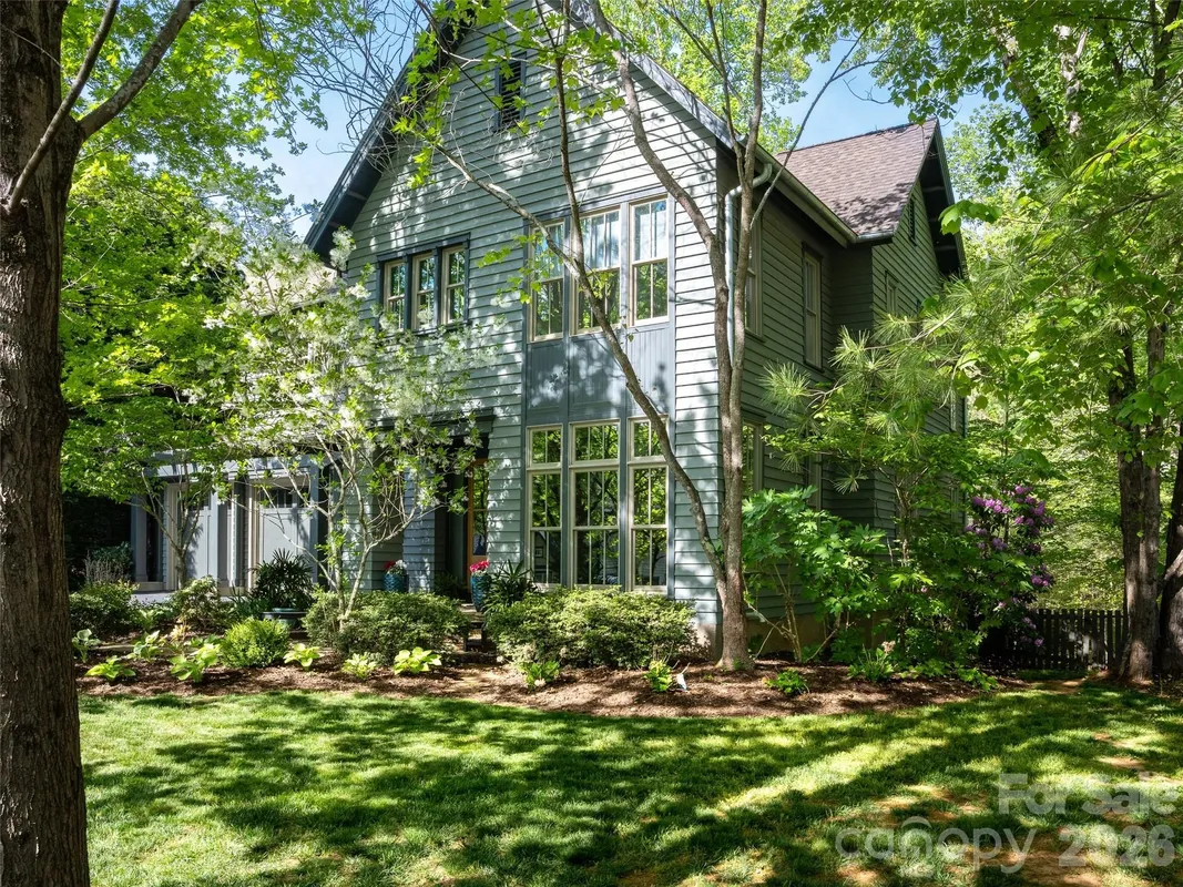 Property Slideshow image 1 of 48 | 1002 coves pheasant ct, Biltmore Lake, NC, 28715