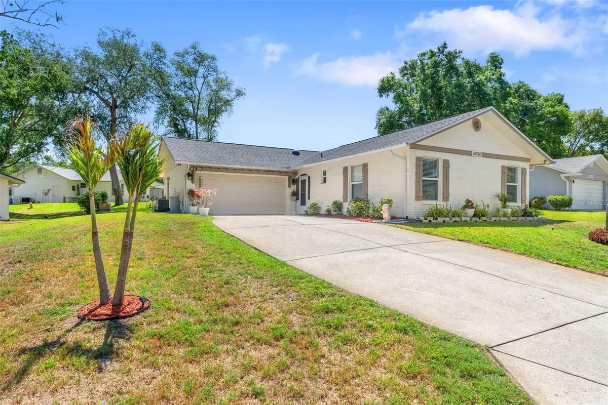 Property Slideshow image 1 of 38 | 10520 springwood dr, Port Richey, FL, 34668