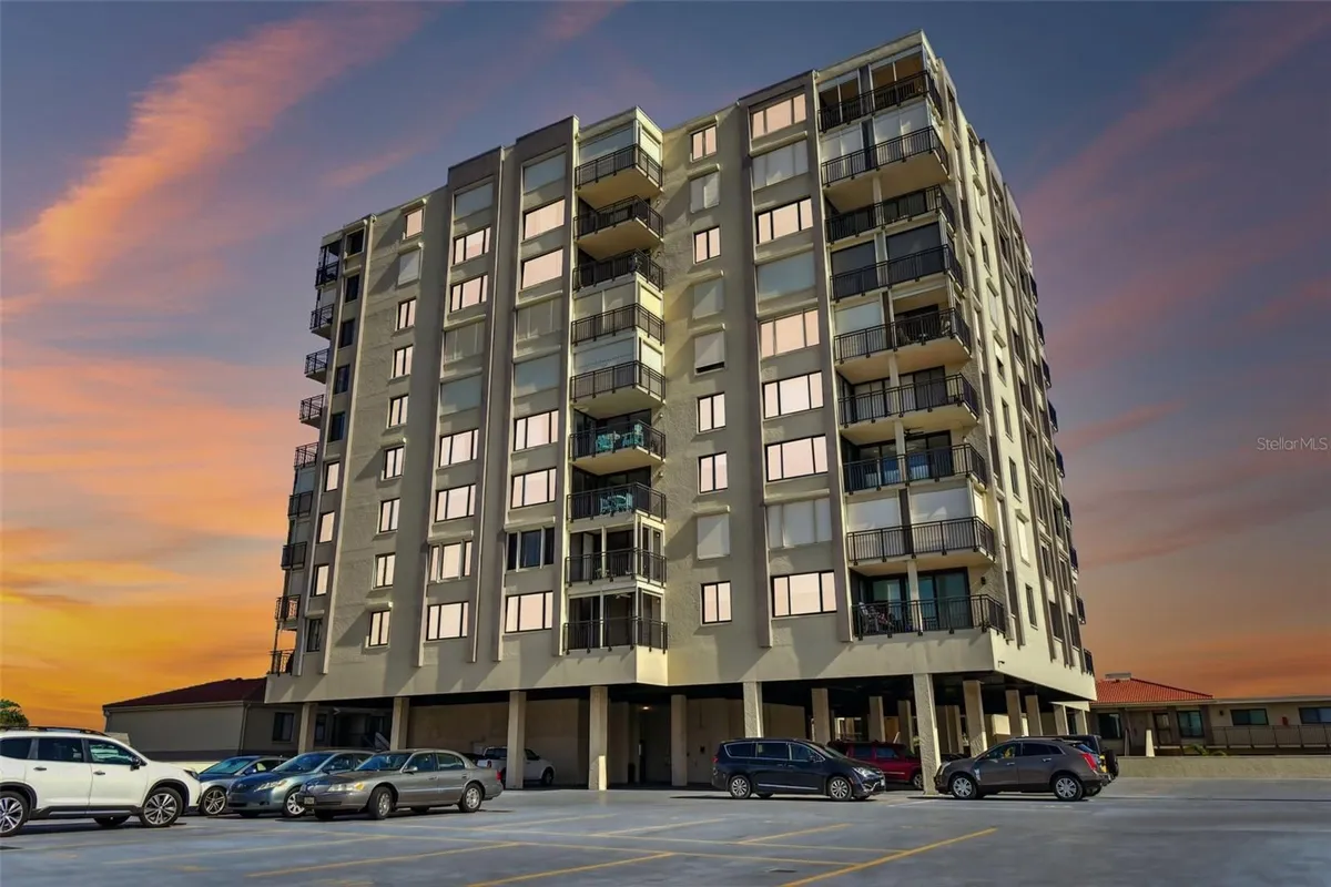 Property Slideshow image 1 of 70 | 6372 palma del mar blvd s apt 605, St Petersburg, FL, 33715