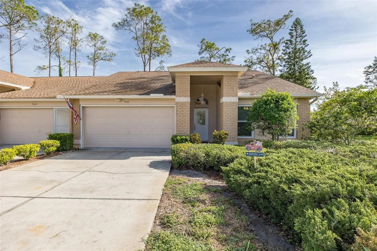 Property Slideshow image 1 of 48 | 9519 scenic pine ct, New Port Richey, FL, 34655