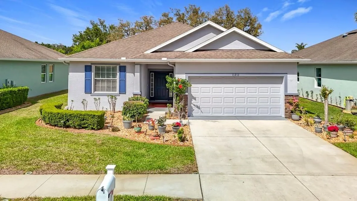 Property Slideshow image 1 of 54 | 11213 kiskadee cir, New Port Richey, FL, 34654