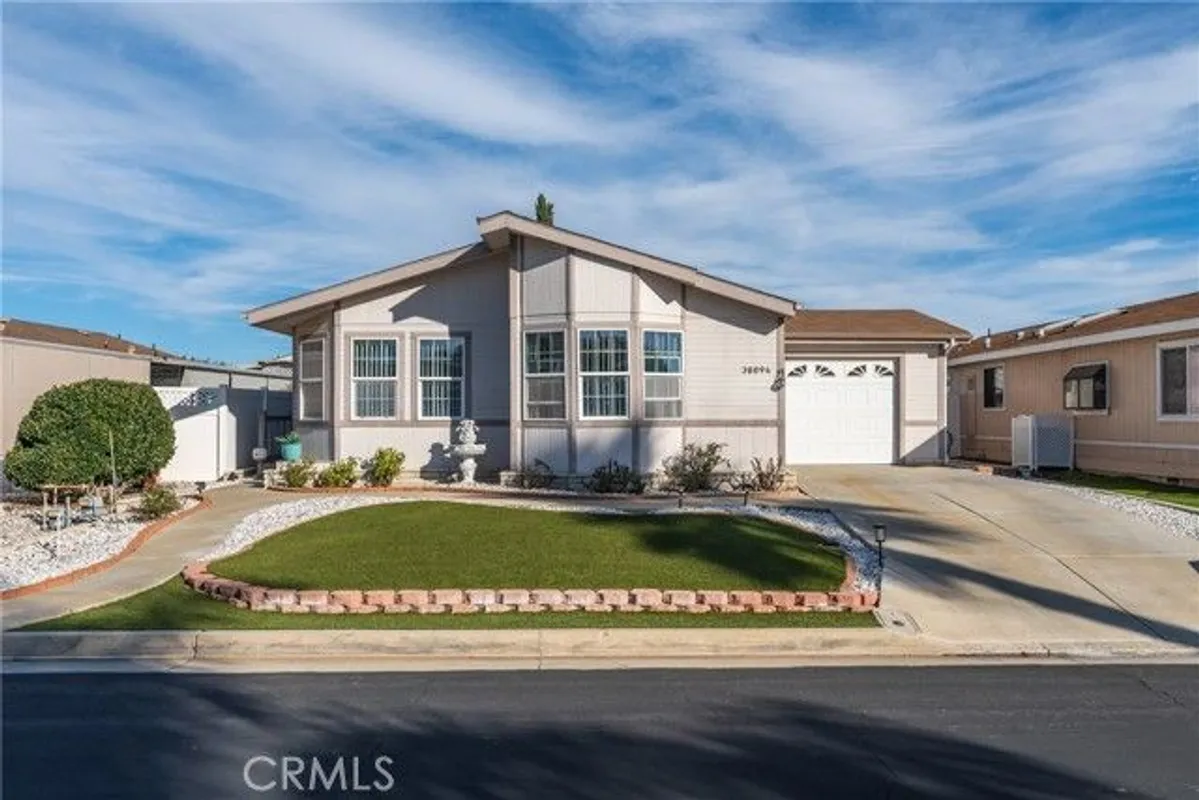 Property Slideshow image 1 of 49 | 38094 calle amigable, Murrieta, CA, 92563