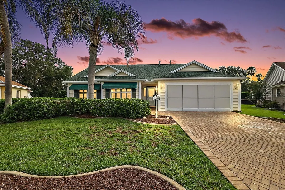 Property Slideshow image 1 of 55 | 1557 oak forest dr, The Villages, FL, 32162