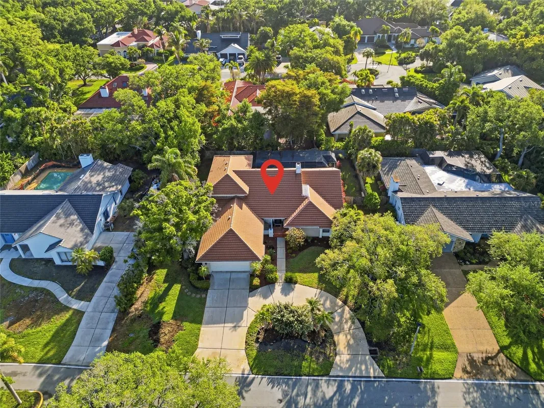 Property Slideshow image 1 of 35 | 4937 landings ct, Sarasota, FL, 34231