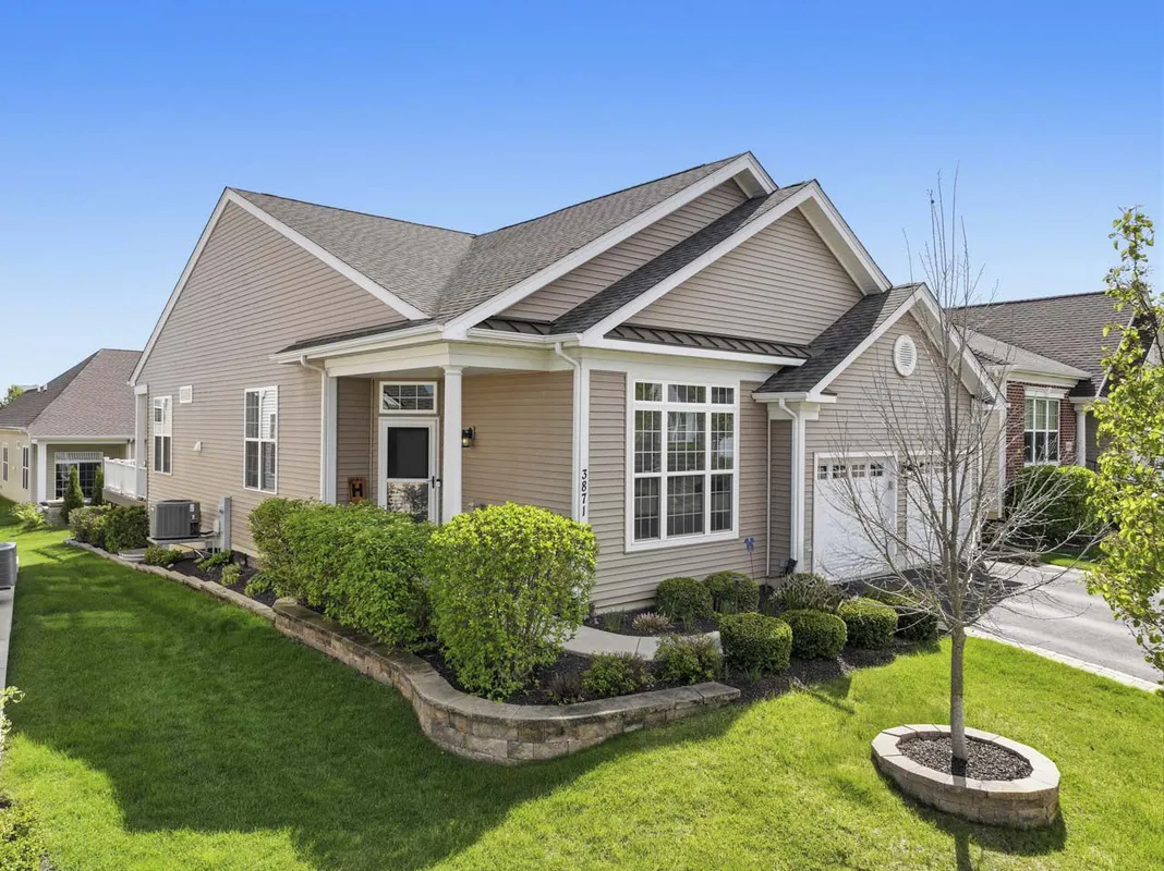 Property Slideshow image 1 of 44 | 3871 crooked creek dr, Elgin, IL, 60124