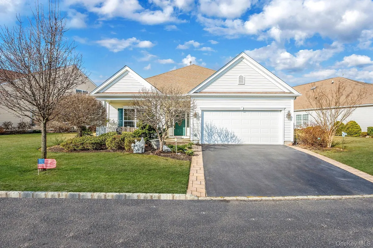 Property Slideshow image 1 of 38 | 78 louden loop, Mount Sinai, NY, 11766