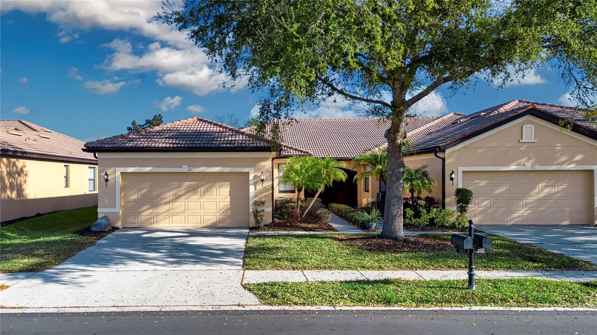 Property Slideshow image 1 of 56 | 317 seneca falls dr, Apollo Beach, FL, 33572