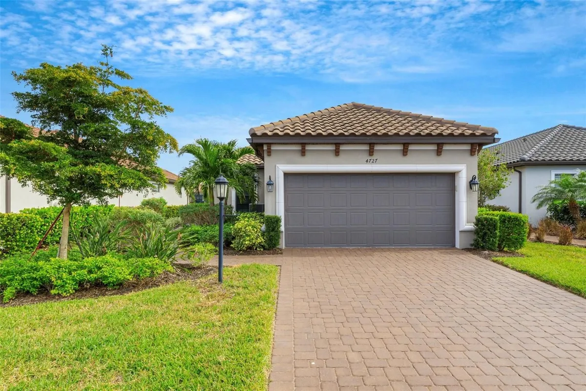 Property Slideshow image 1 of 57 | 4727 motta ct, Bradenton, FL, 34211
