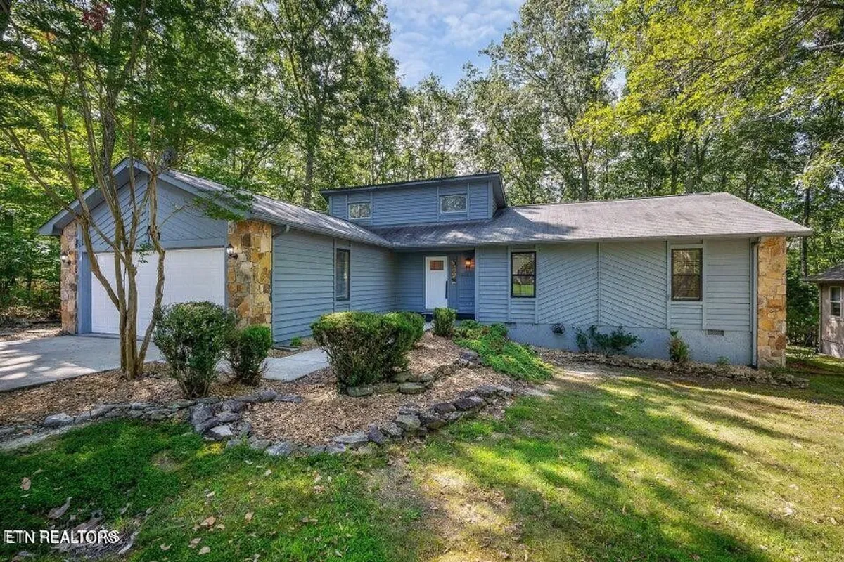 Property Slideshow image 1 of 46 | 334 lakeview dr, Crossville, TN, 38558