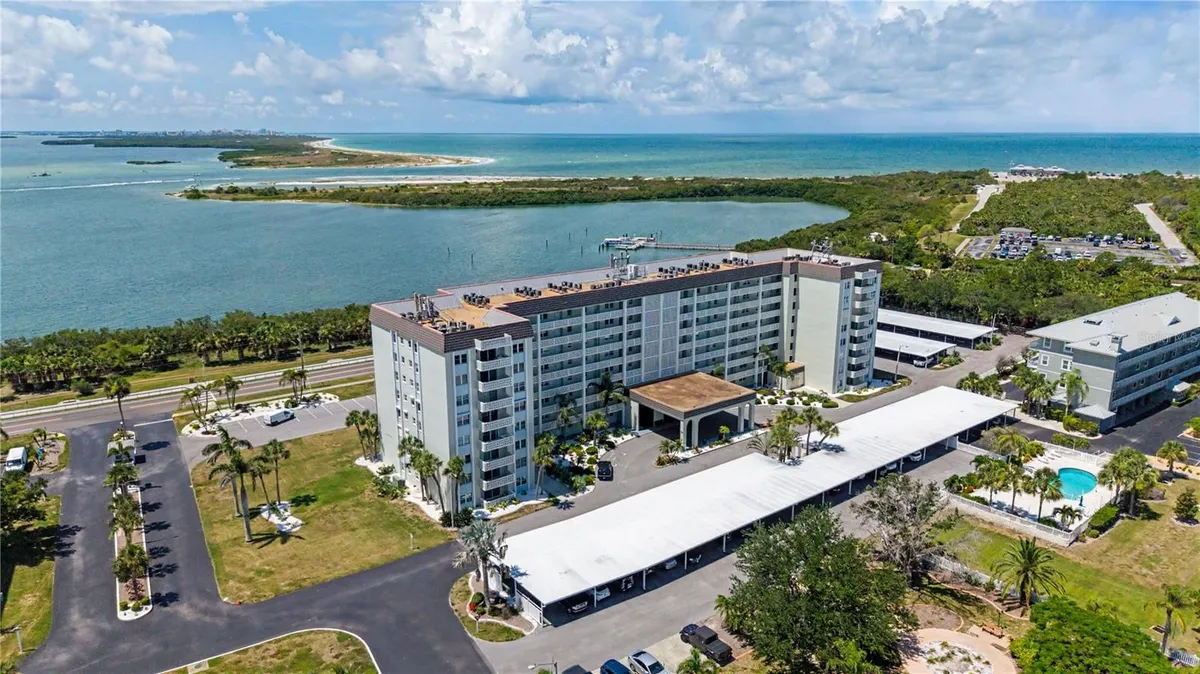Property Slideshow image 1 of 40 | 9 forbes pl 205, Dunedin, FL, 34698