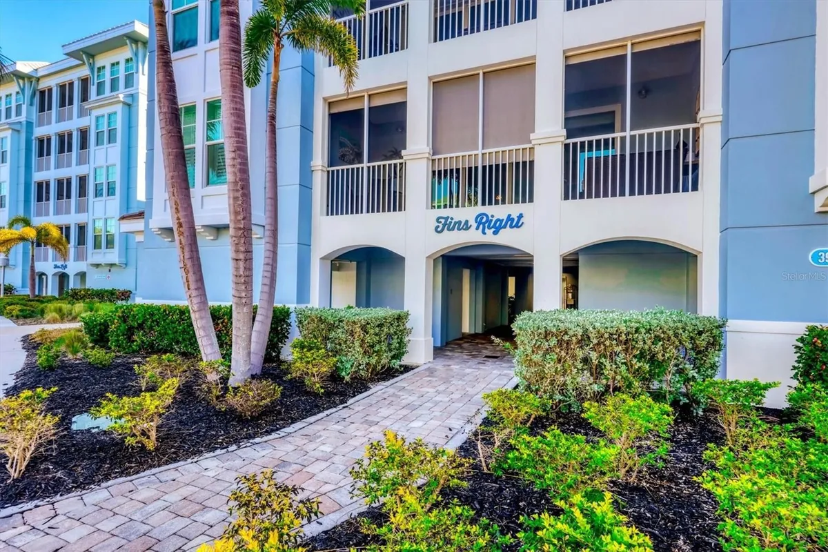 Property Slideshow image 1 of 54 | 391 aruba cir 401, Bradenton, FL, 34209