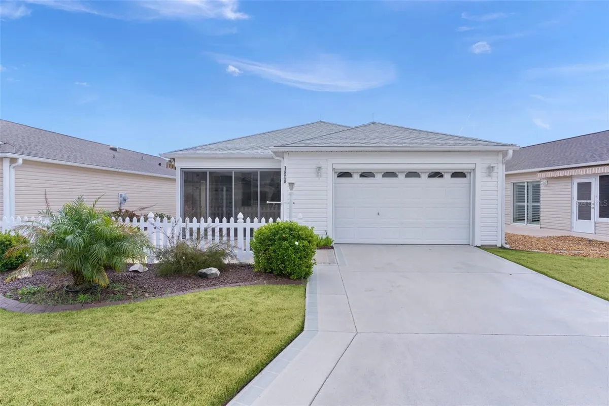 Property Slideshow image 1 of 45 | 1808 hallandale ln, The Villages, FL, 32162