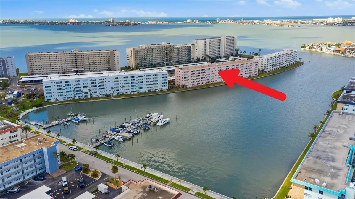 Property Slideshow image 1 of 52 | 6025 shore blvd 406, Gulfport, FL, 33707