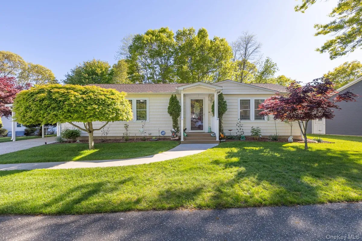 Property Slideshow image 1 of 37 | 1407 middle rd 83, Brookhaven, NY, 11933